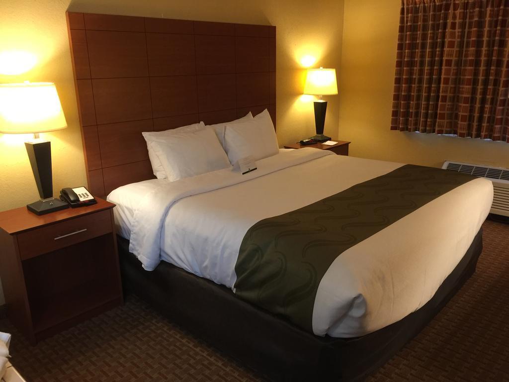 Quality Inn&Suites Wisconsin Dells Esterno foto