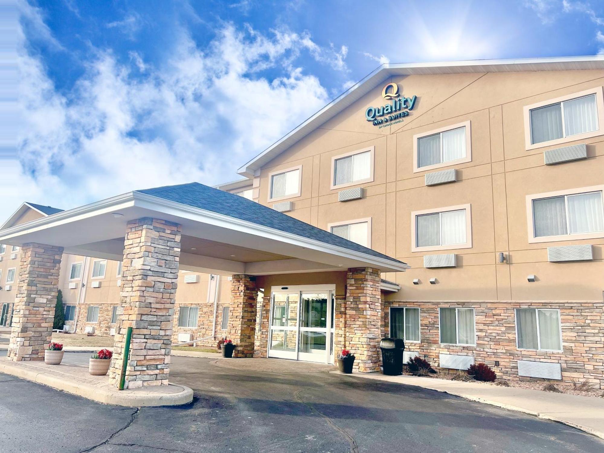 Quality Inn&Suites Wisconsin Dells Esterno foto