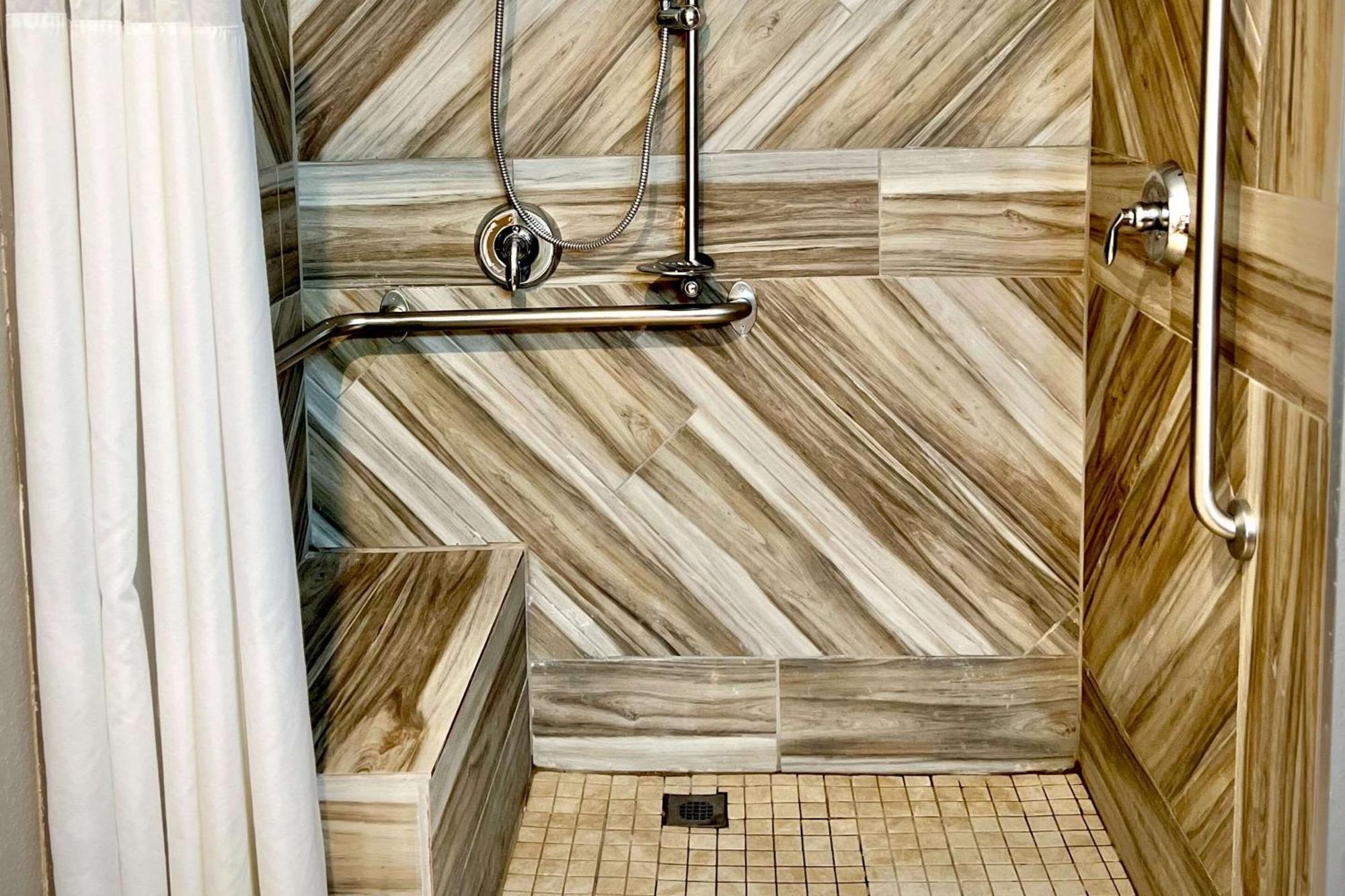 Quality Inn&Suites Wisconsin Dells Esterno foto